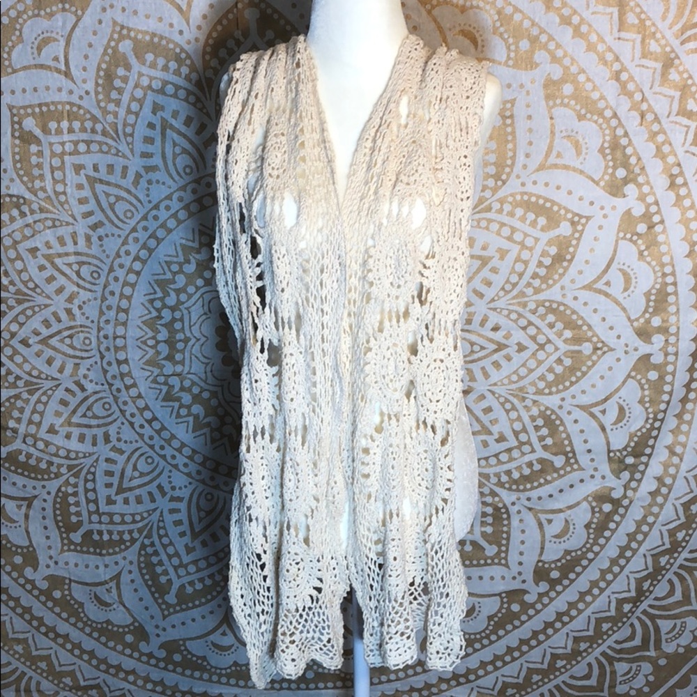 Cream crocheted scarf